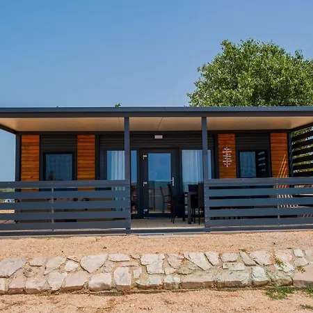 Luxury & Relaxation Retreat - Mobile Homes Pirovac With Hot Tub Exterior photo