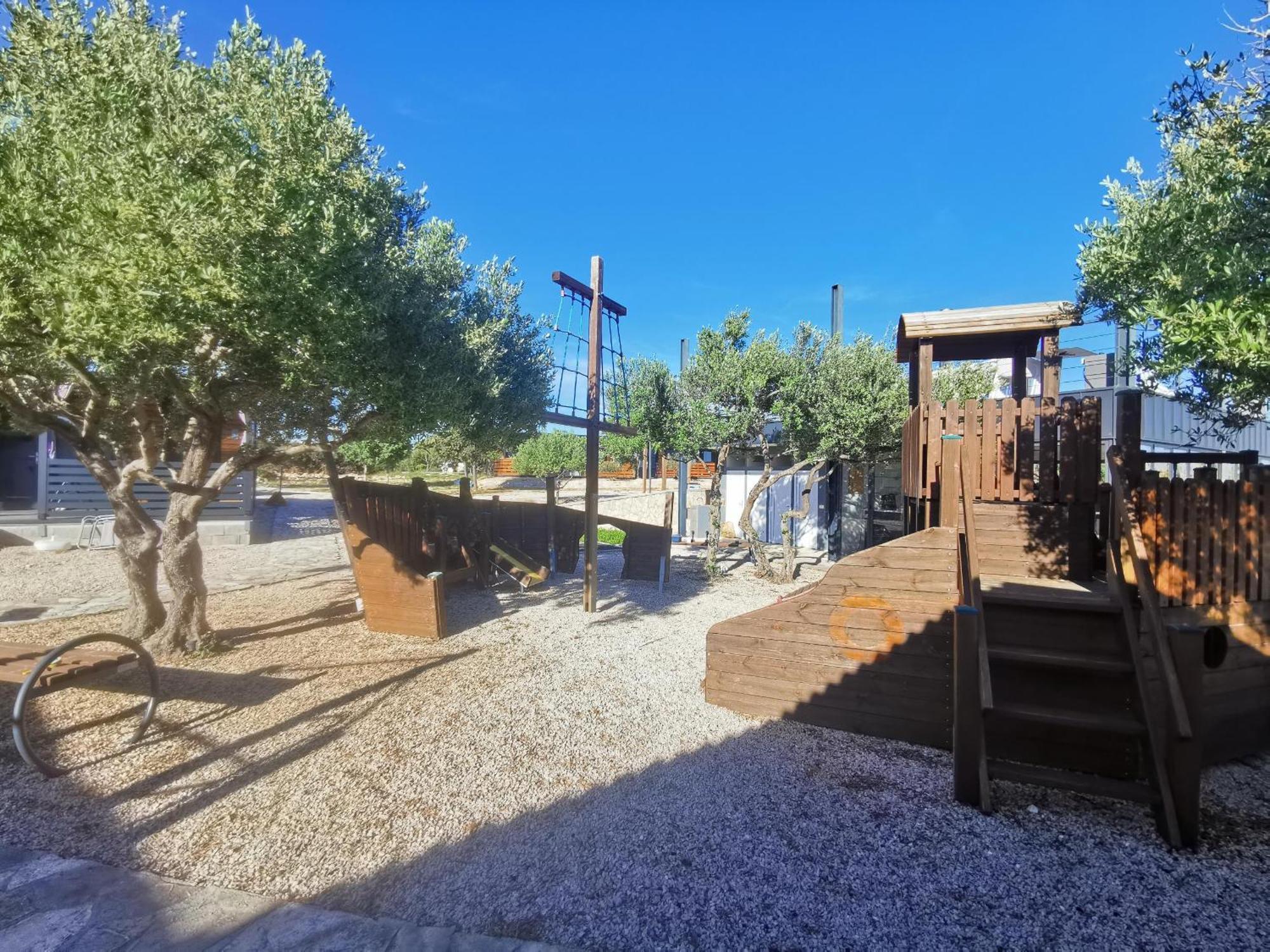 Luxury & Relaxation Retreat - Mobile Homes With Hot Tub Holiday home *