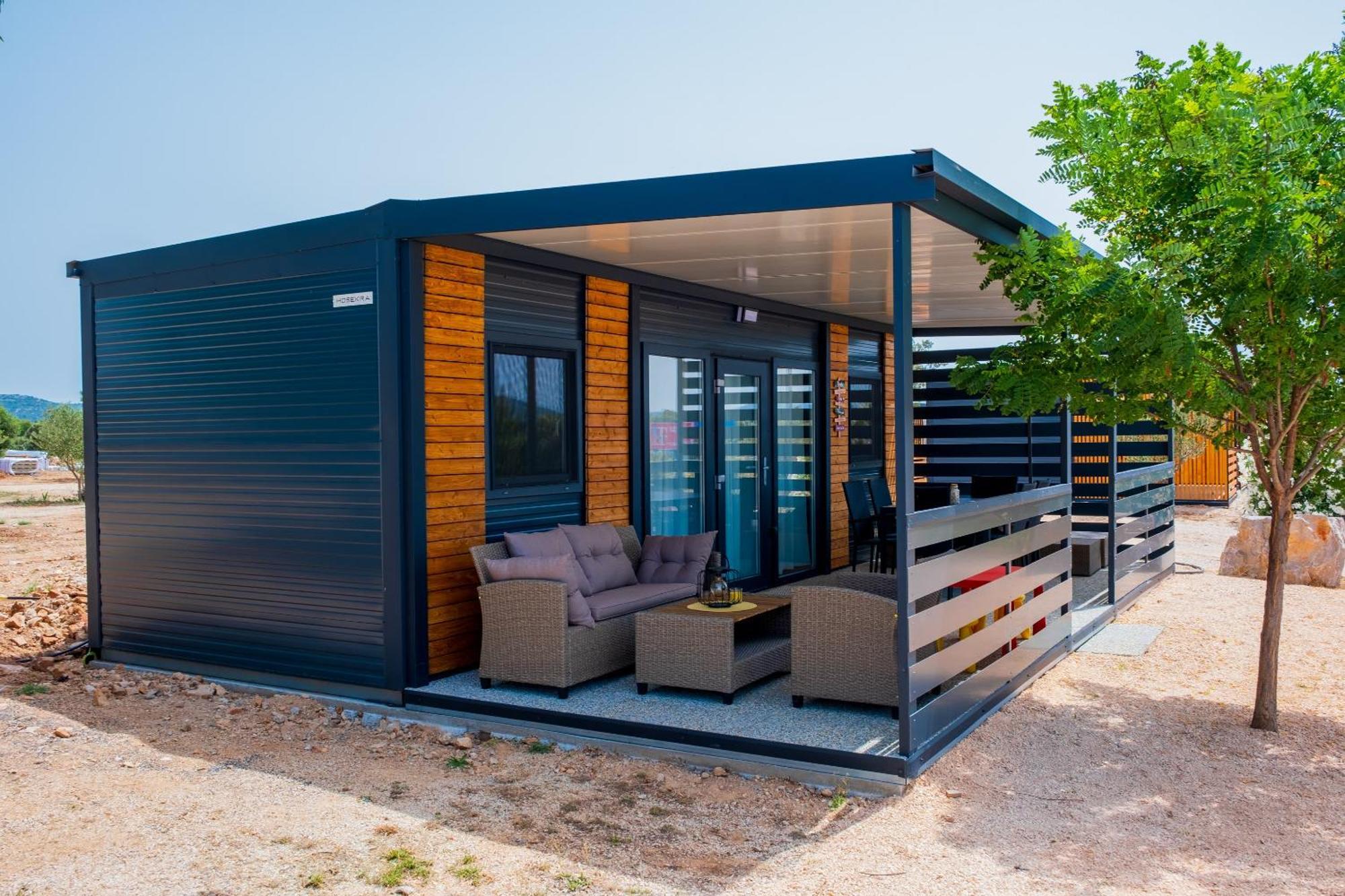 Luxury & Relaxation Retreat - Mobile Homes With Hot Tub Holiday home Pirovac