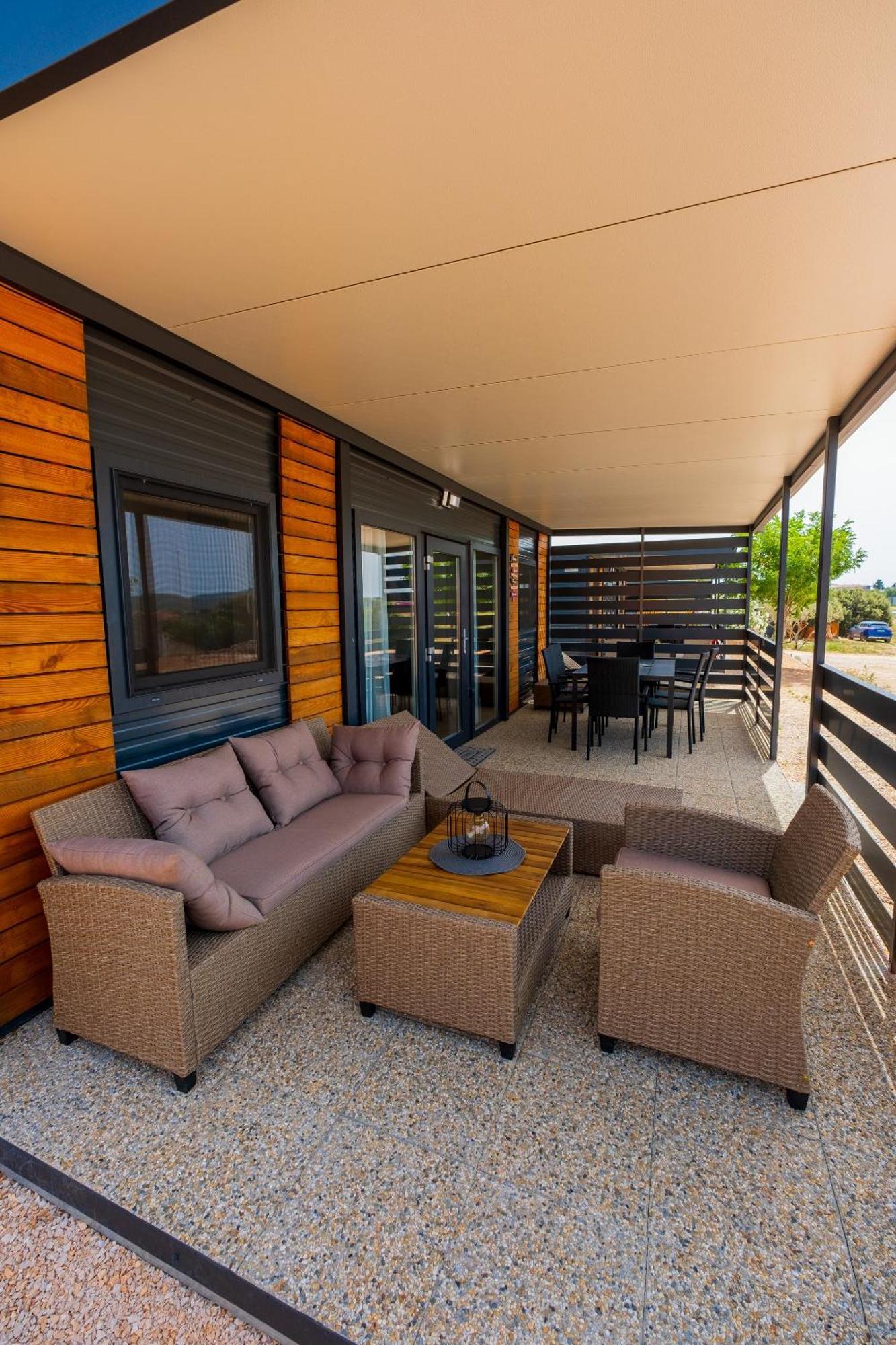 Luxury & Relaxation Retreat - Mobile Homes With Hot Tub Holiday home Pirovac